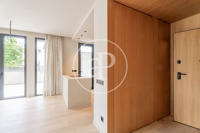 2 quarto Apartamento para arrendar em Colina, Madrid cidade com piscina garagem - 3 800 € (Ref: 9927414)