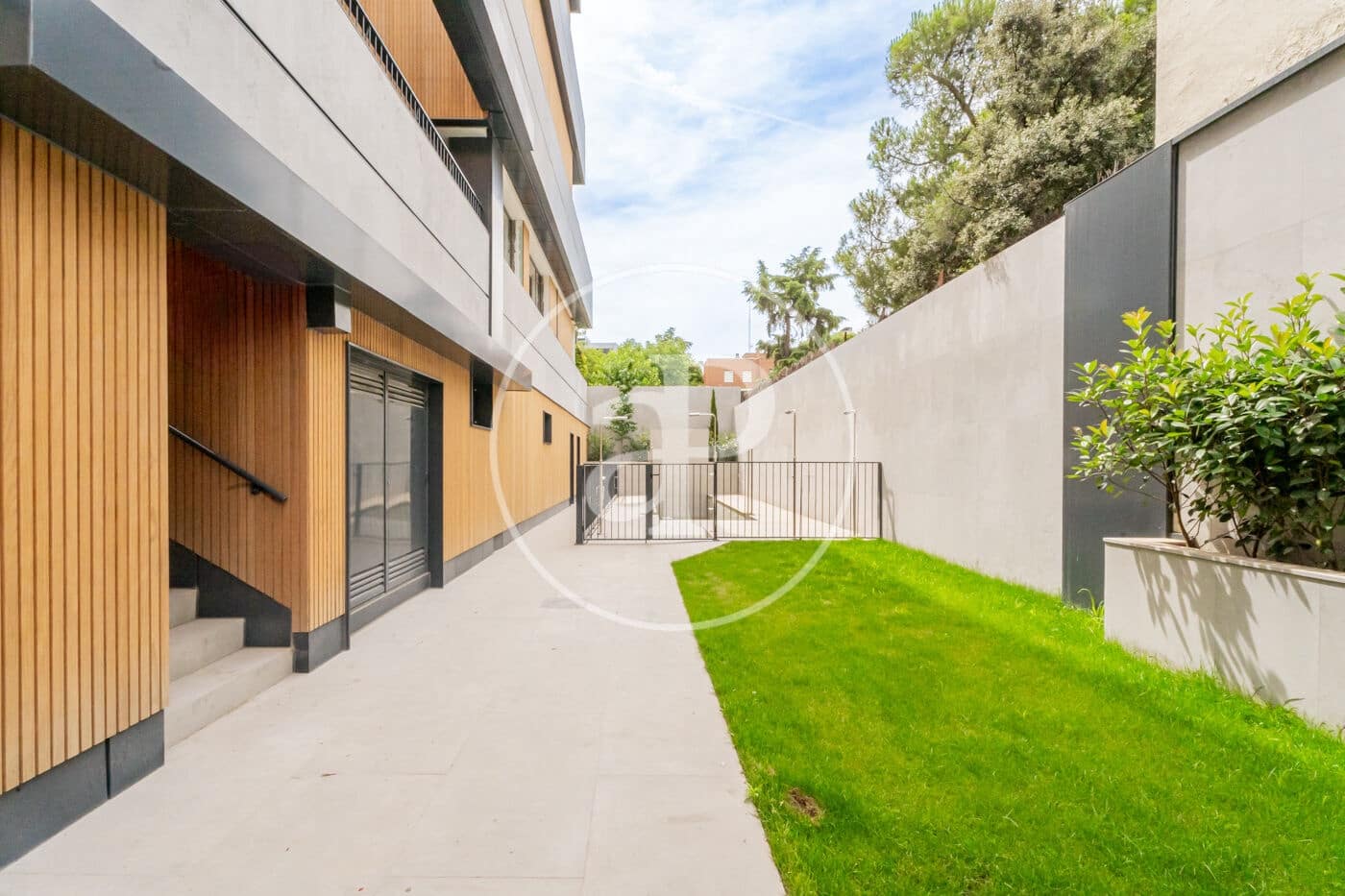 2 quarto Apartamento para arrendar em Madrid cidade com piscina garagem - 3 800 € (Ref: 9927414)