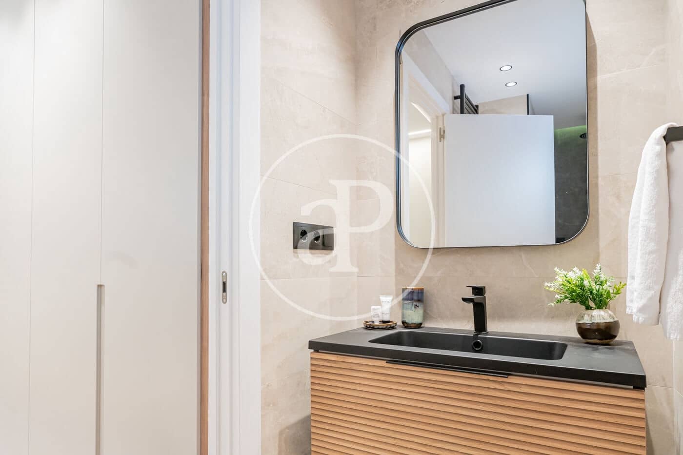 2 sovrum Lägenhet att hyra i Madrid stad - 2 400 € (Ref: 9927415)