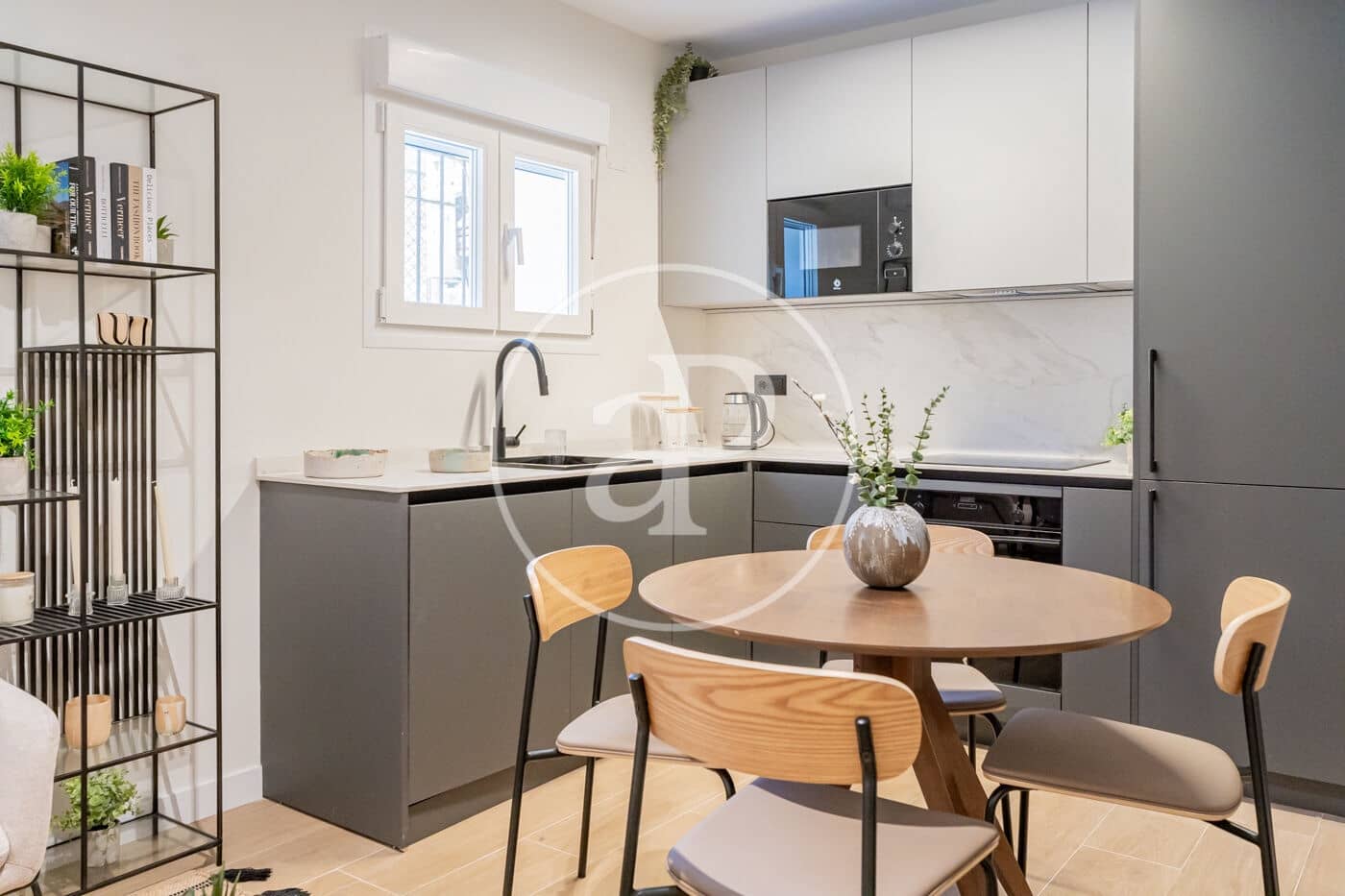 2 sovrum Lägenhet att hyra i Madrid stad - 2 400 € (Ref: 9927415)