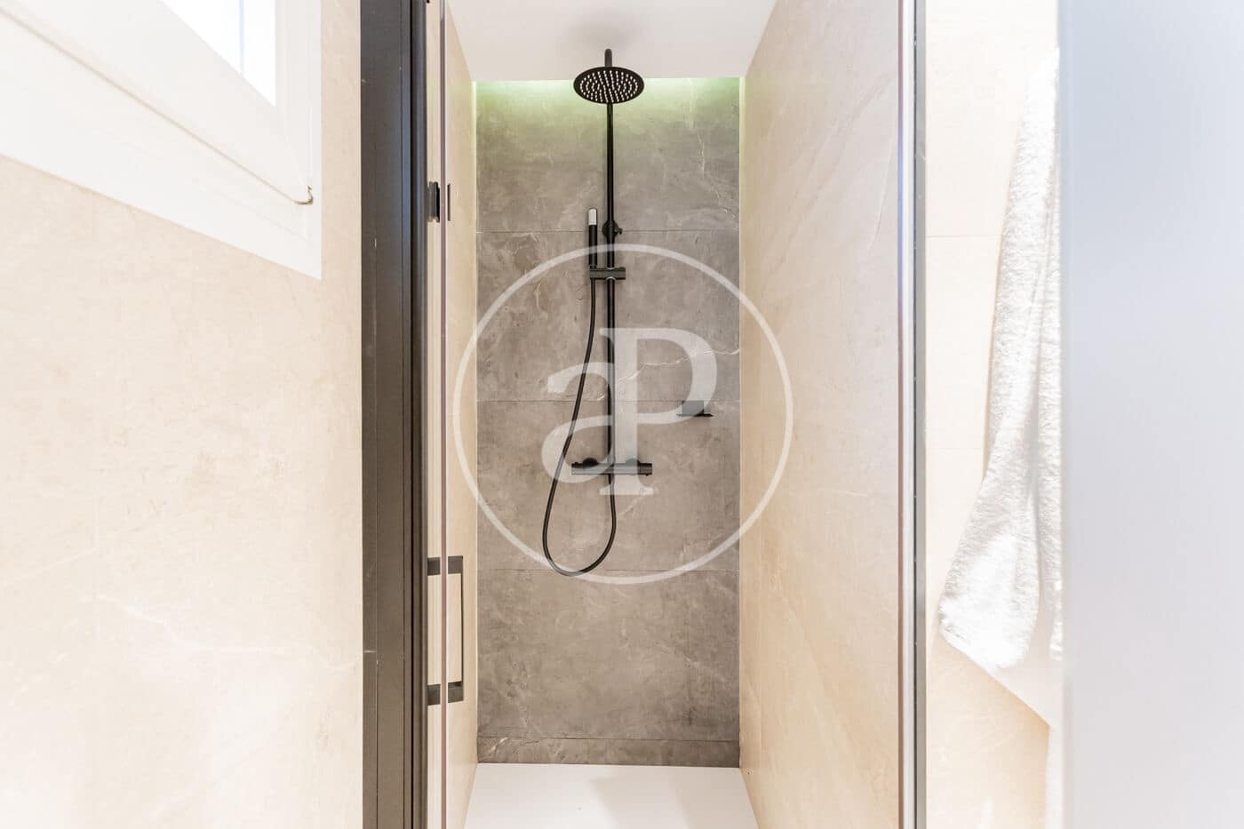 2 sovrum Lägenhet att hyra i Madrid stad - 2 400 € (Ref: 9927415)