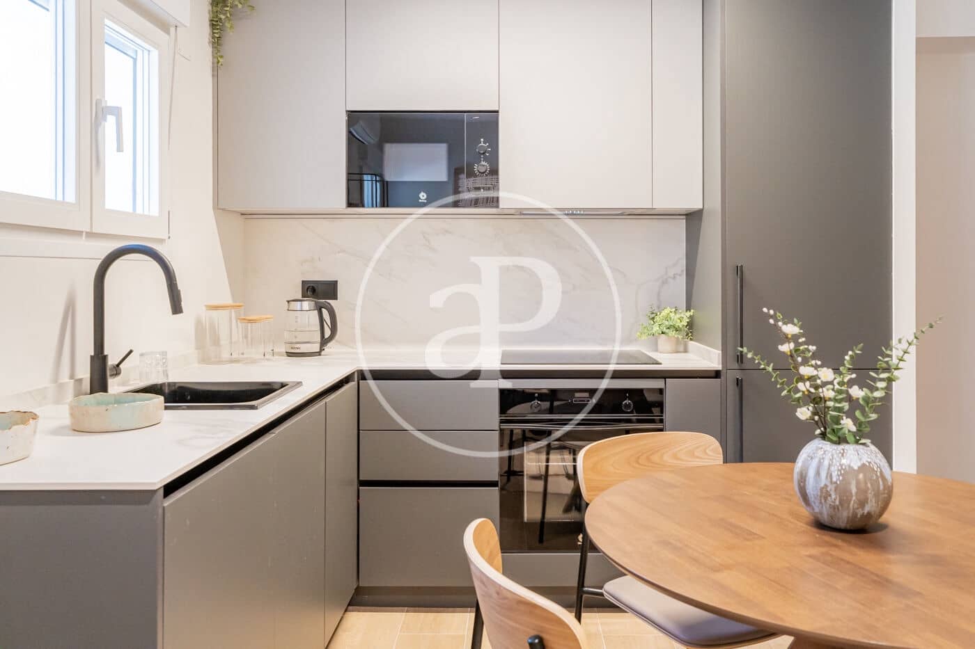 2 sovrum Lägenhet att hyra i Madrid stad - 2 400 € (Ref: 9927415)