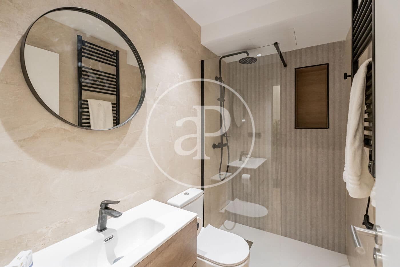 2 sovrum Lägenhet att hyra i Madrid stad - 2 400 € (Ref: 9927415)