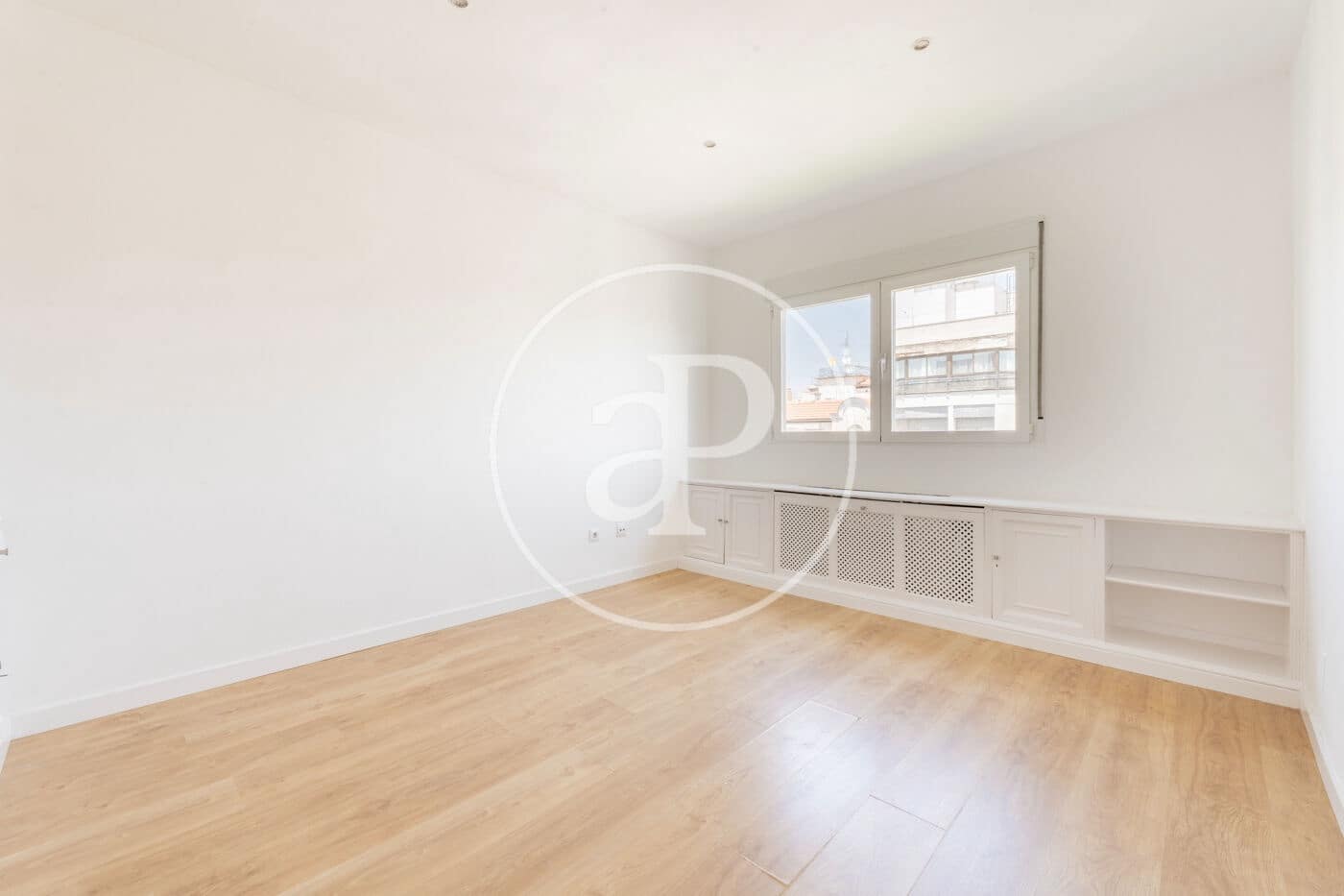 1 soveværelse Lejlighed til leje i Madrid by - € 1.500 (Ref: 9927418)