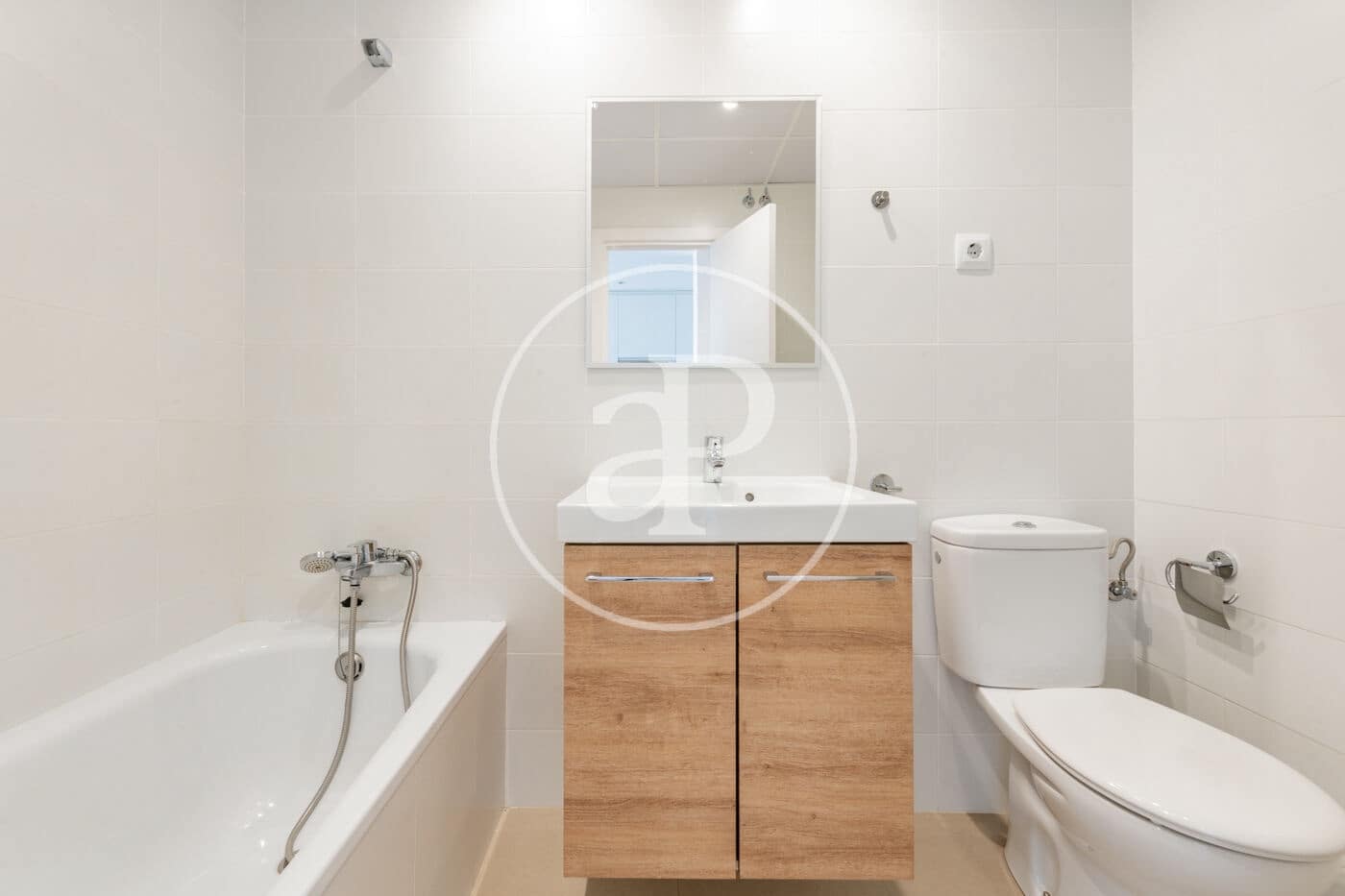 1 soveværelse Lejlighed til leje i Madrid by - € 1.500 (Ref: 9927418)