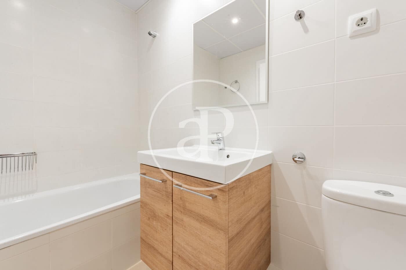 1 soveværelse Lejlighed til leje i Madrid by - € 1.500 (Ref: 9927418)