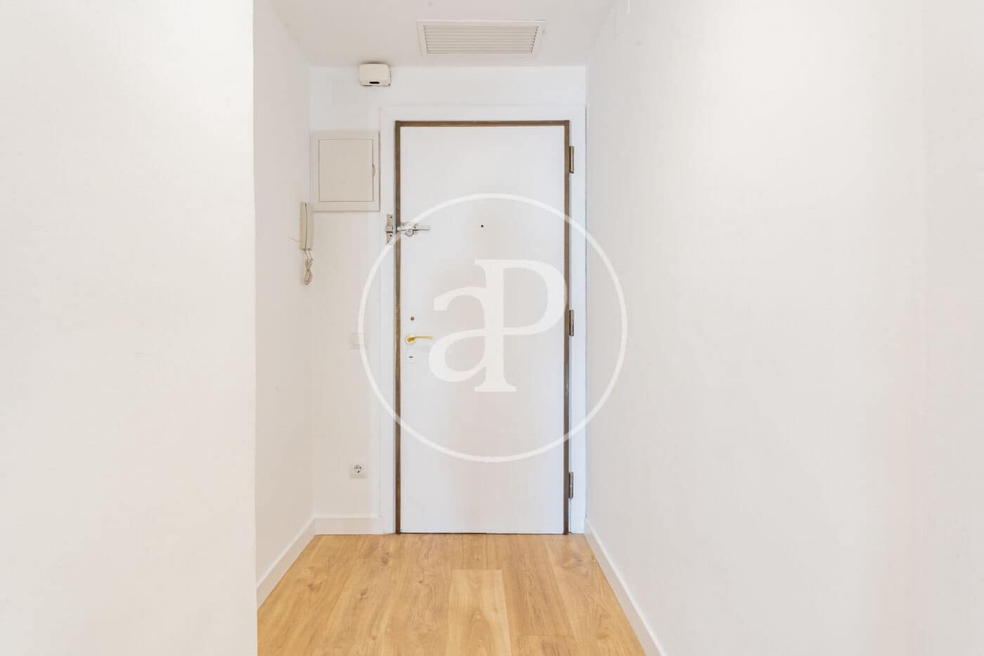 1 soveværelse Lejlighed til leje i Madrid by - € 1.500 (Ref: 9927418)