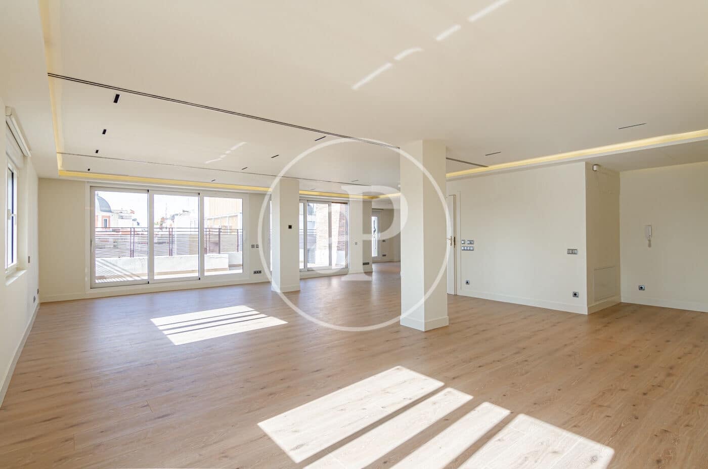 Ático de 4 habitaciones en Madrid ciudad en alquiler con garaje - 10.000 € (Ref: 9927420)