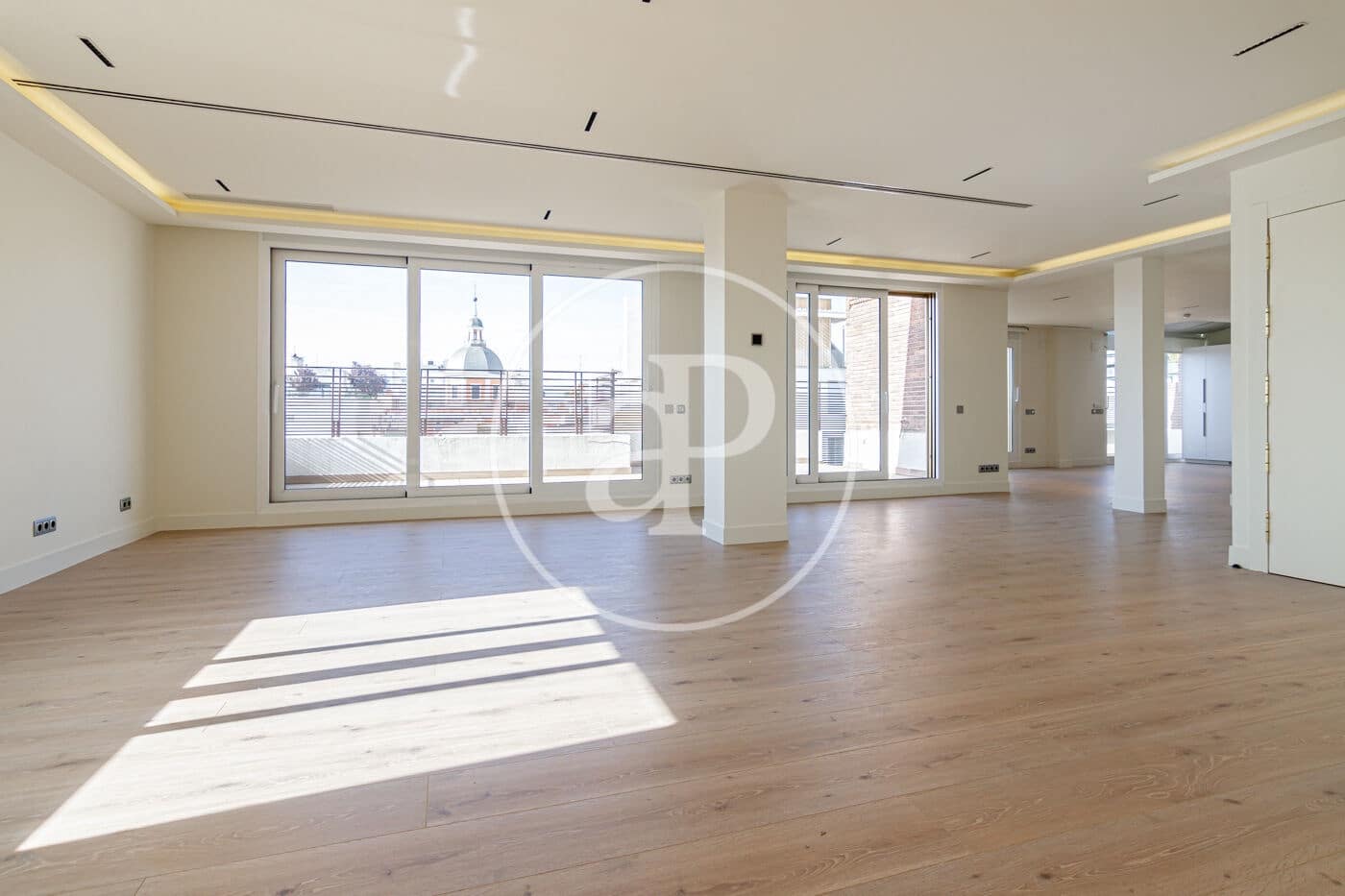 Ático de 4 habitaciones en Madrid ciudad en alquiler con garaje - 10.000 € (Ref: 9927420)
