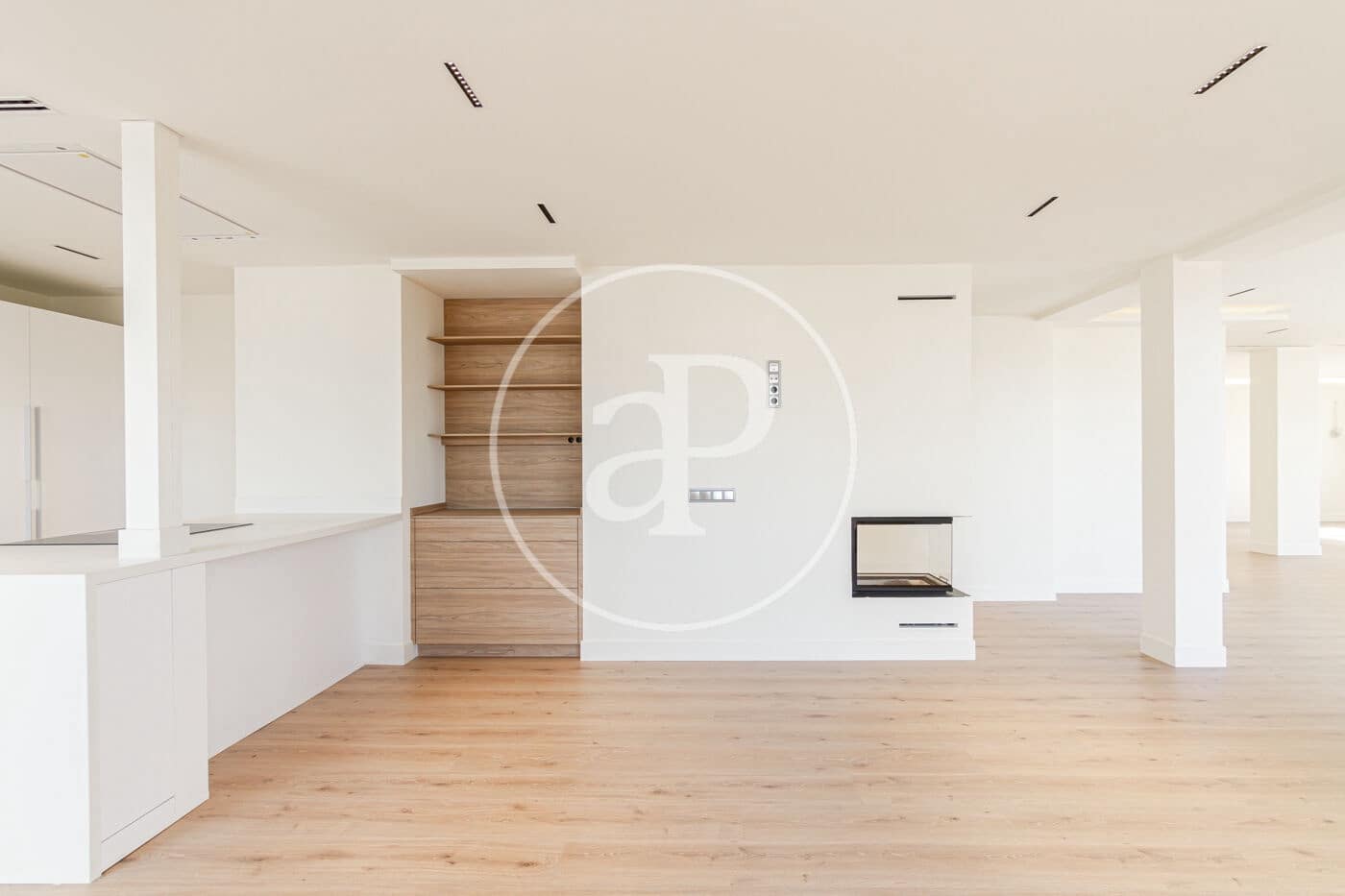 Ático de 4 habitaciones en Madrid ciudad en alquiler con garaje - 10.000 € (Ref: 9927420)