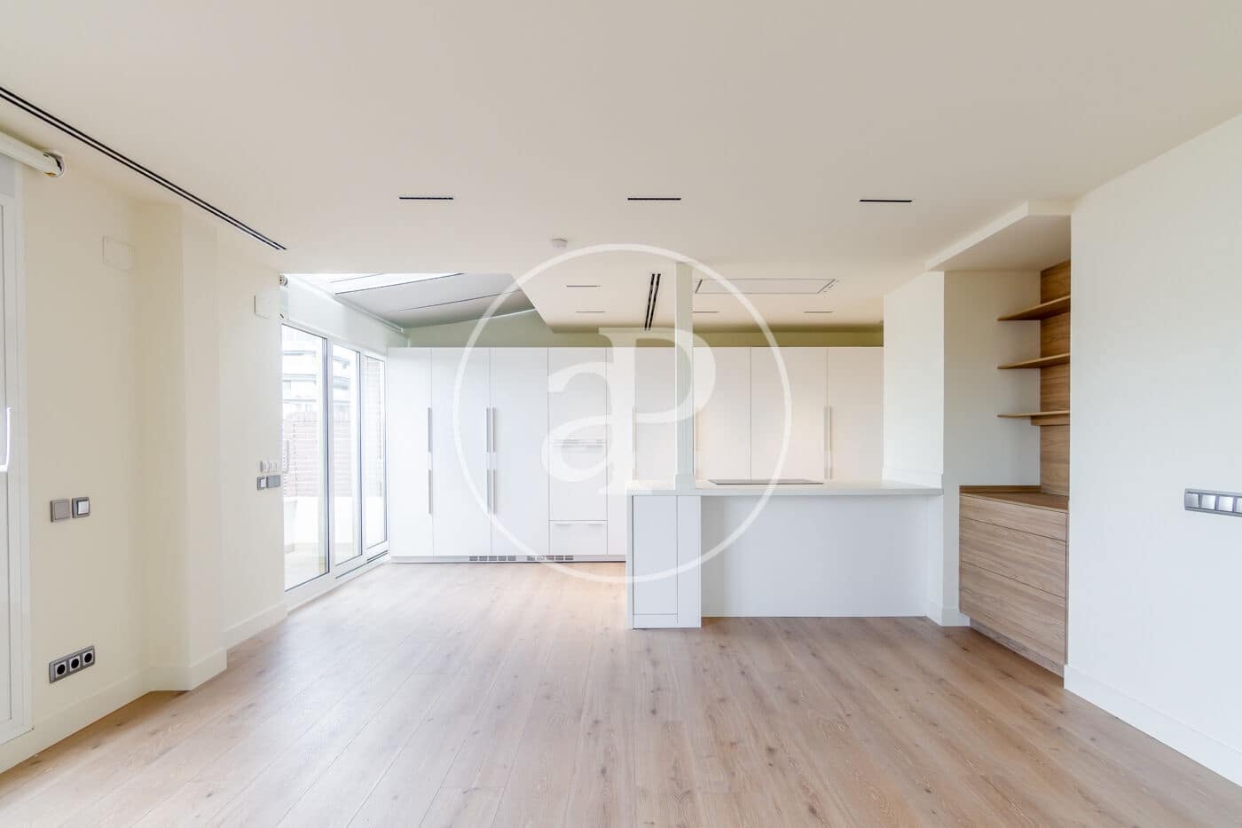 Ático de 4 habitaciones en Madrid ciudad en alquiler con garaje - 10.000 € (Ref: 9927420)