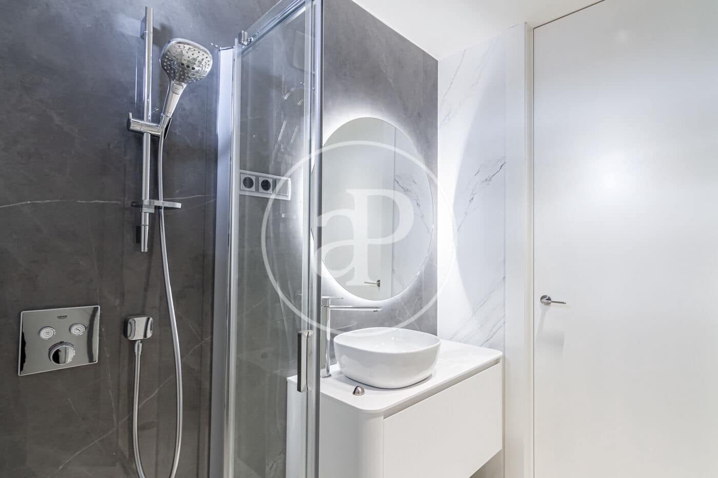 Ático de 4 habitaciones en Madrid ciudad en alquiler con garaje - 10.000 € (Ref: 9927420)
