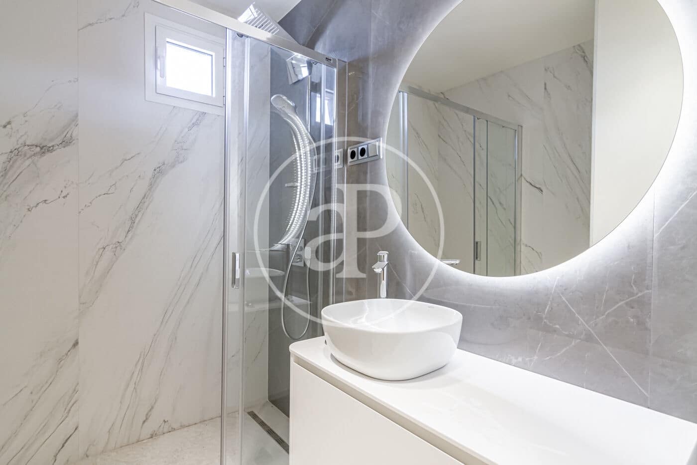 Ático de 4 habitaciones en Madrid ciudad en alquiler con garaje - 10.000 € (Ref: 9927420)