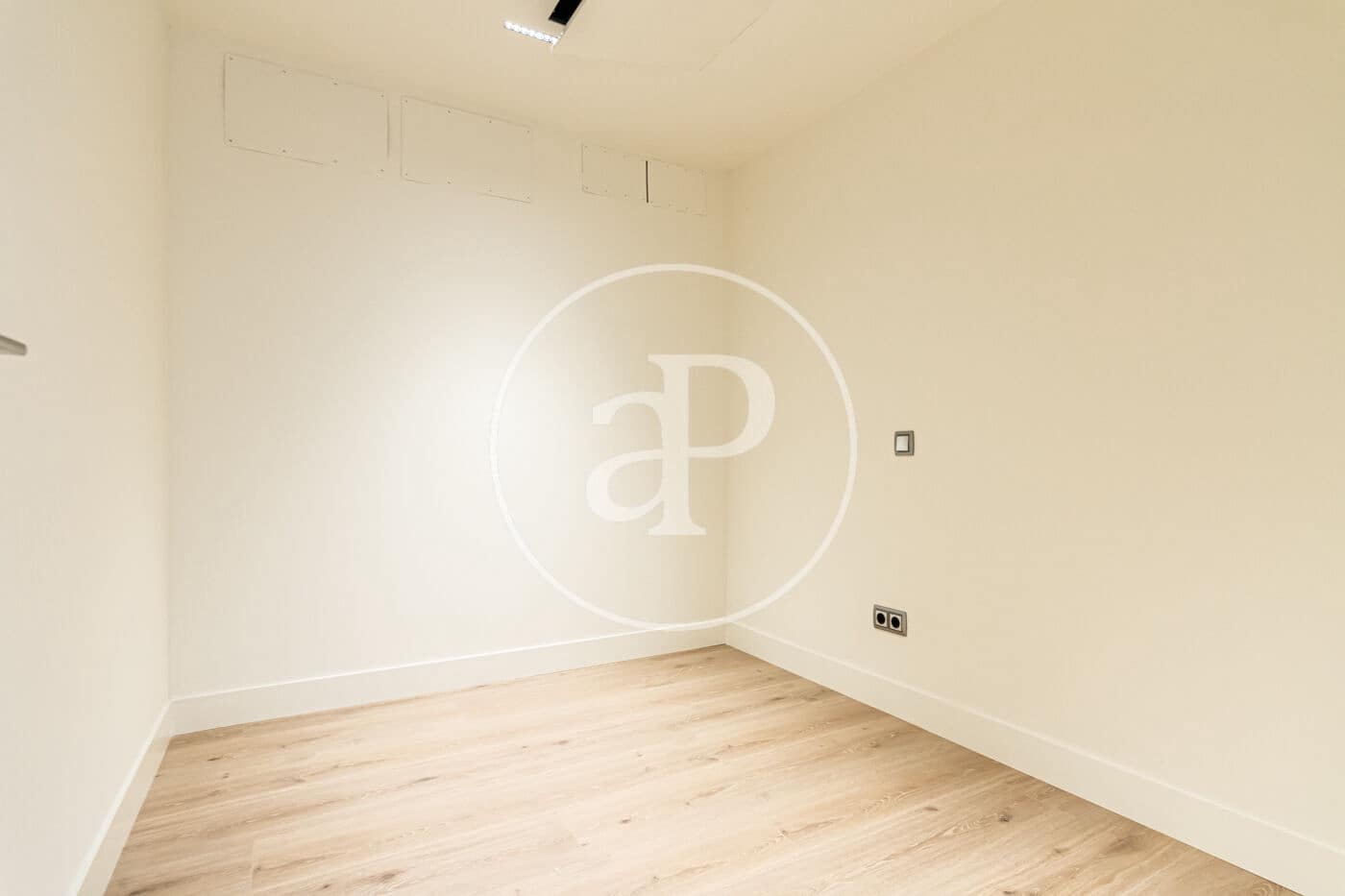 Ático de 4 habitaciones en Madrid ciudad en alquiler con garaje - 10.000 € (Ref: 9927420)