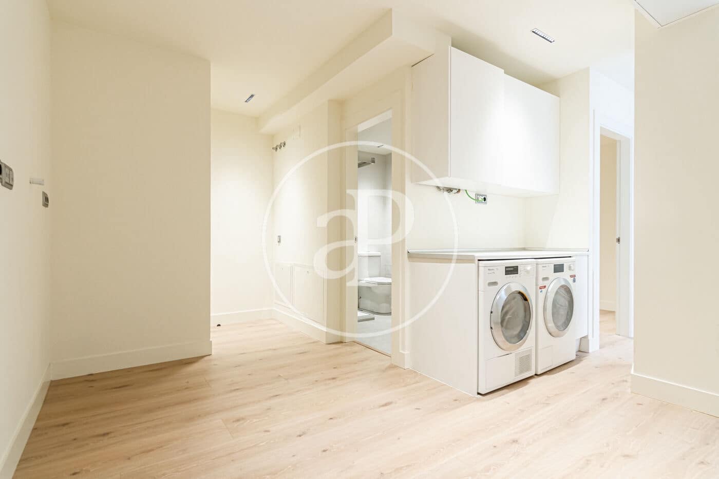 Ático de 4 habitaciones en Madrid ciudad en alquiler con garaje - 10.000 € (Ref: 9927420)