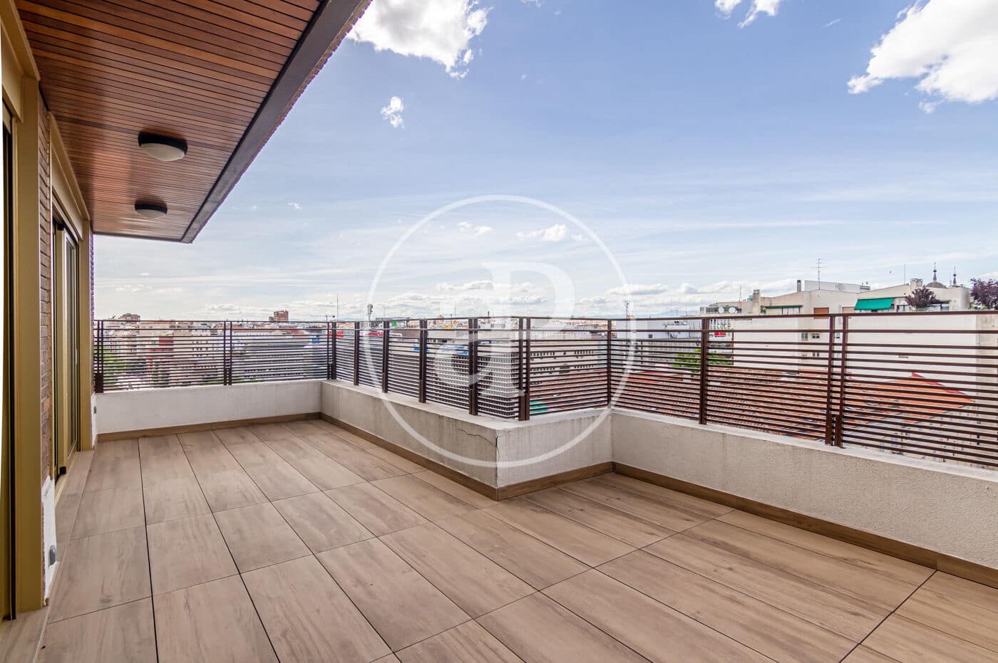 Ático de 4 habitaciones en Madrid ciudad en alquiler con garaje - 10.000 € (Ref: 9927420)