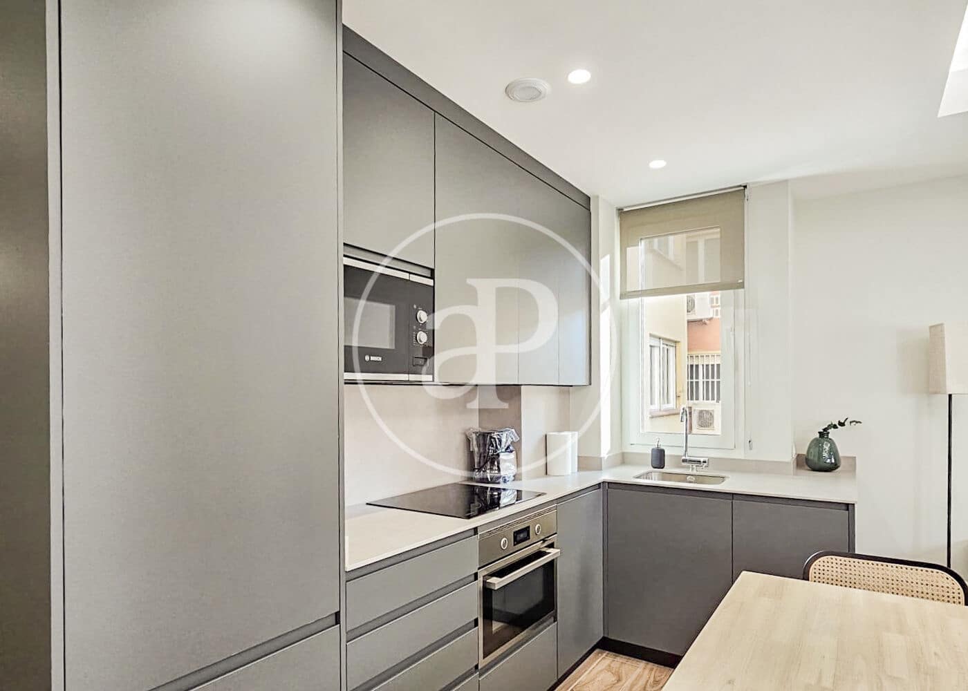 1 quarto Apartamento para arrendar em Madrid cidade - 1 790 € (Ref: 9927422)