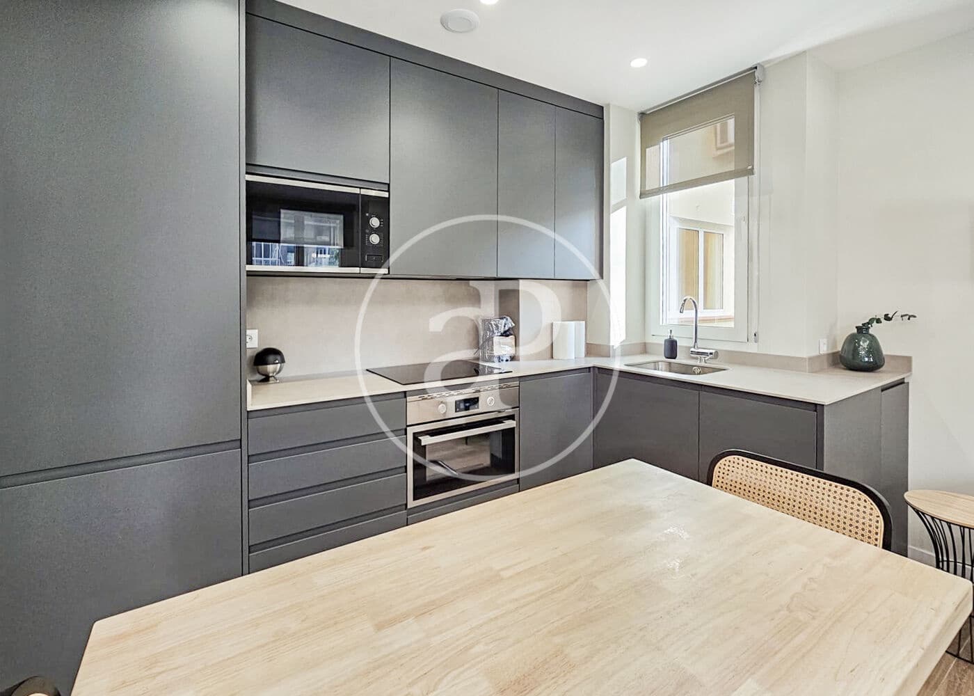 1 quarto Apartamento para arrendar em Madrid cidade - 1 790 € (Ref: 9927422)