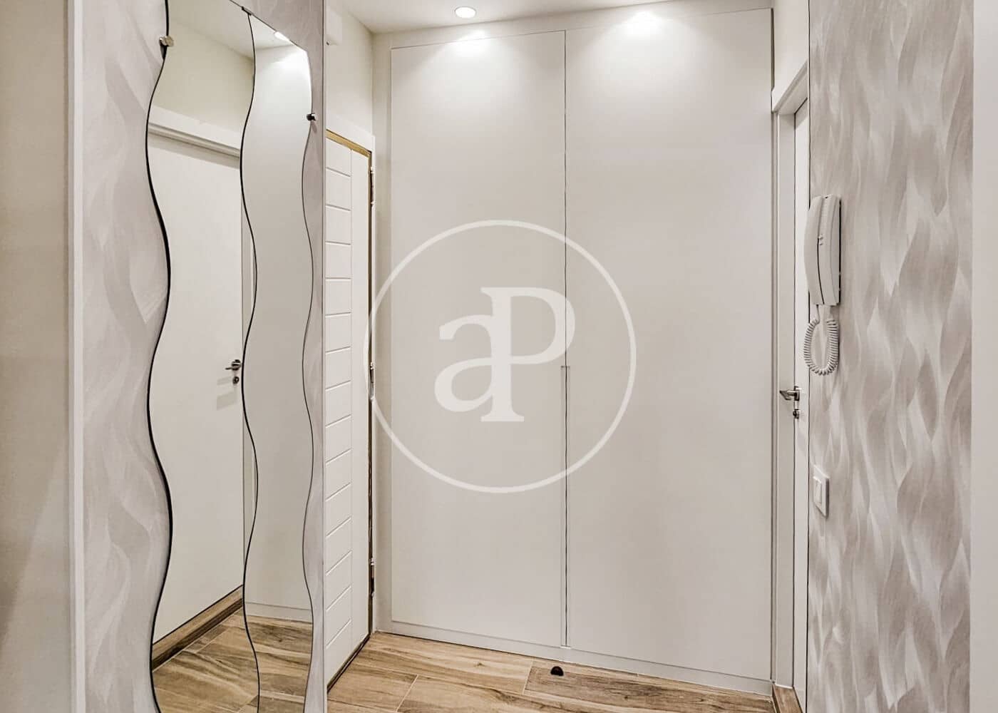 1 quarto Apartamento para arrendar em Madrid cidade - 1 790 € (Ref: 9927422)