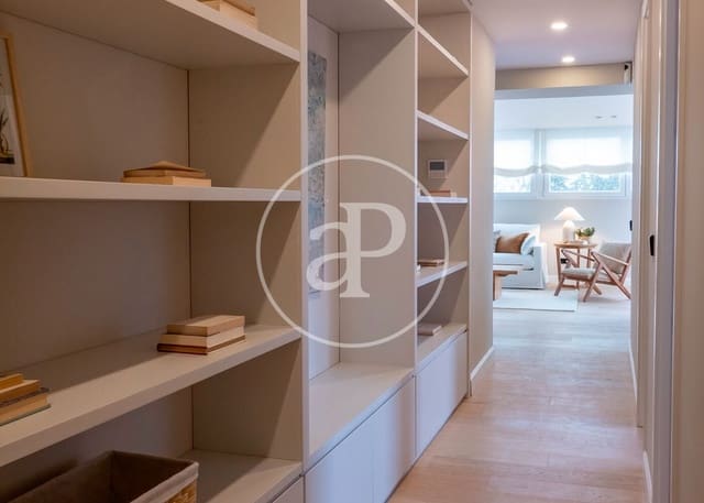 3 quarto Apartamento para arrendar em Ciudad Universitaria, Madrid cidade - 3 600 € (Ref: 9929412)
