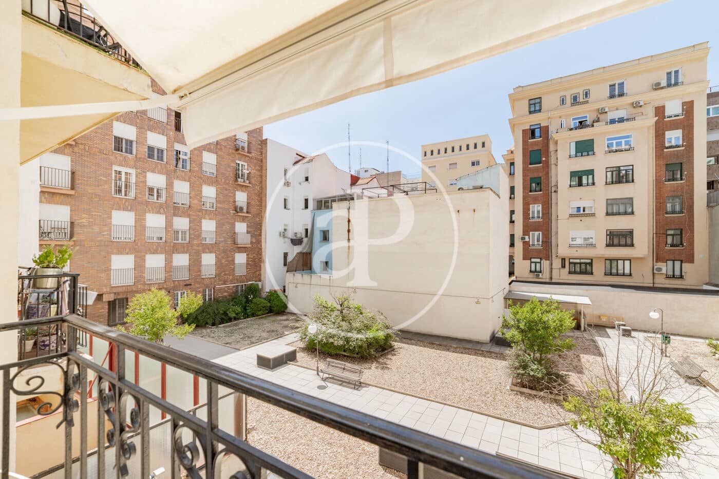 3 bedroom Apartment for sale in Madrid city - € 1,985,000 (Ref: 9929417)