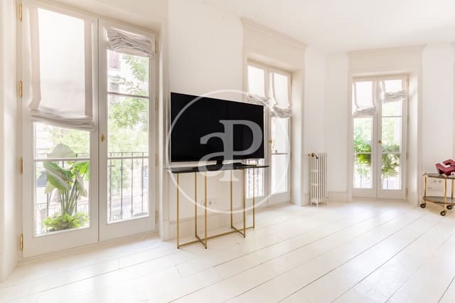 2 quarto Apartamento para arrendar em Trafalgar, Madrid cidade - 3 200 € (Ref: 9934481)