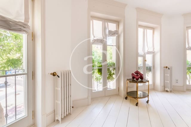 2 quarto Apartamento para arrendar em Trafalgar, Madrid cidade - 3 200 € (Ref: 9934481)