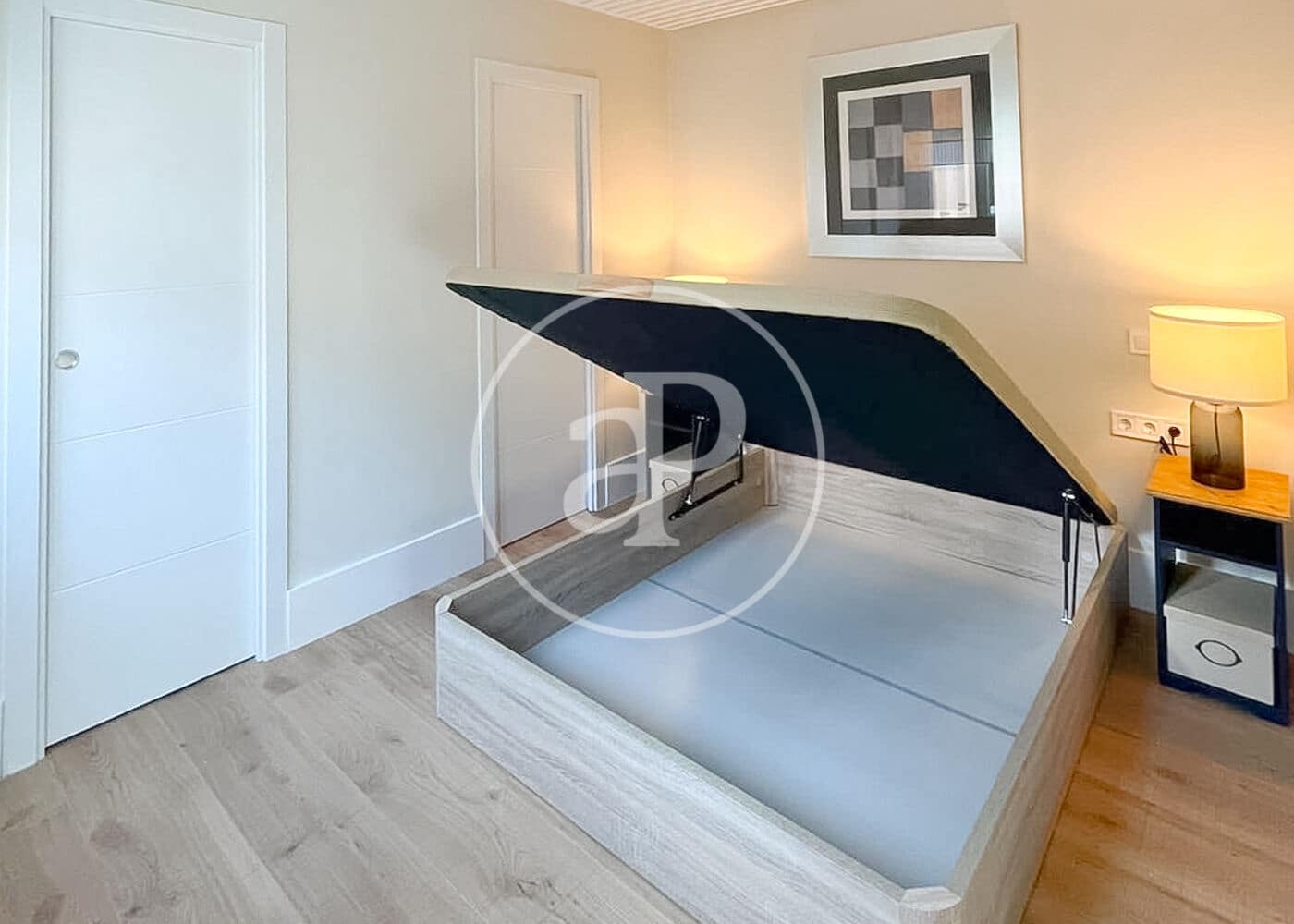 2 slaapkamer Appartement te huur in Madrid stad - € 3.000 (Ref: 9934482)
