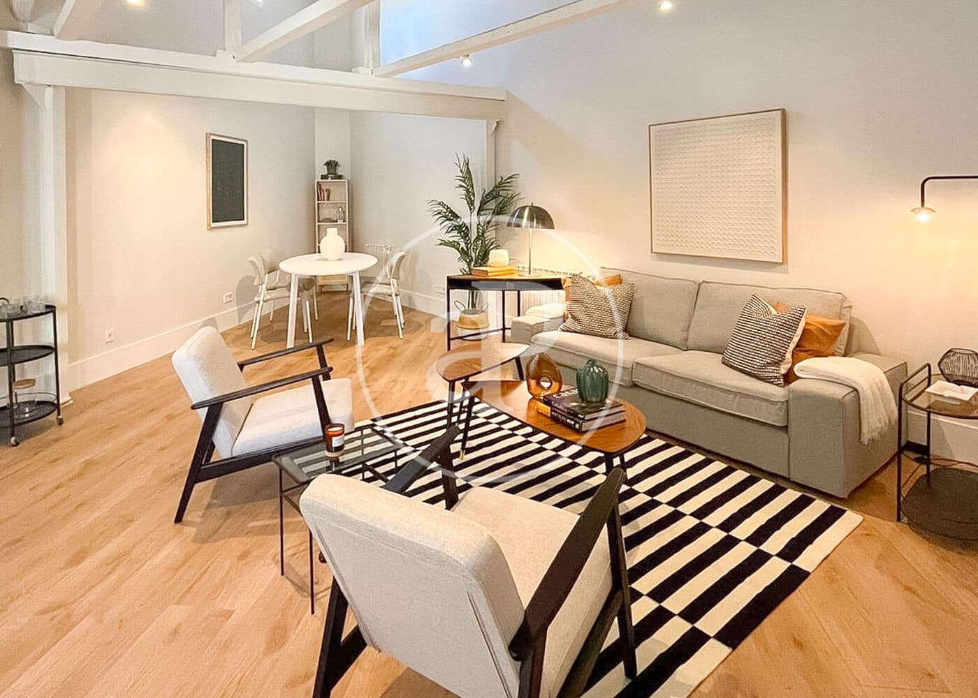 2 slaapkamer Appartement te huur in Madrid stad - € 3.000 (Ref: 9934482)