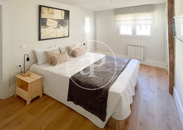 2 slaapkamer Appartement te huur in Justicia, Madrid stad - € 3.000 (Ref: 9934482)