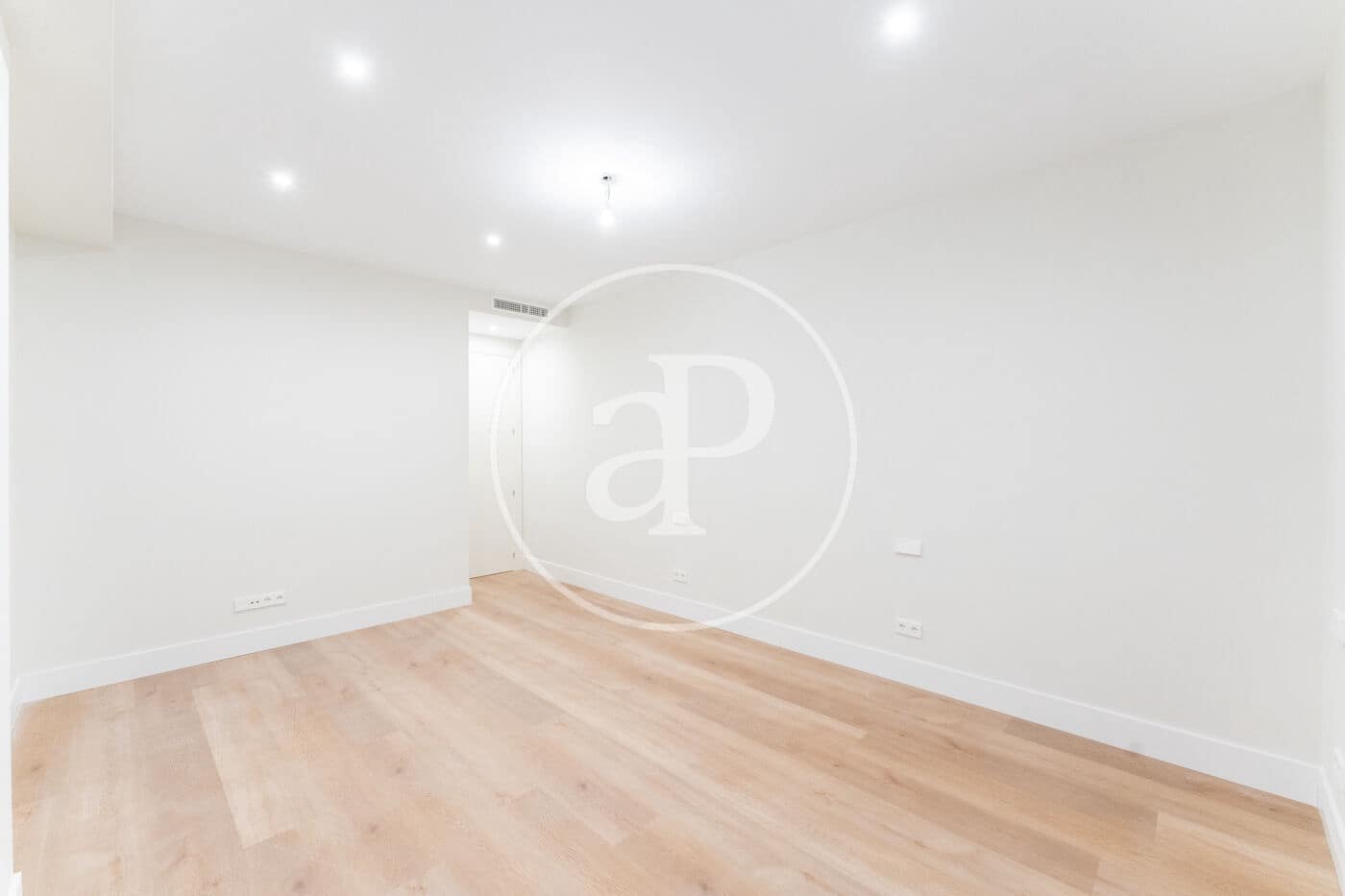 4 bedroom Apartment for sale in Madrid city - € 2,380,000 (Ref: 9934484)