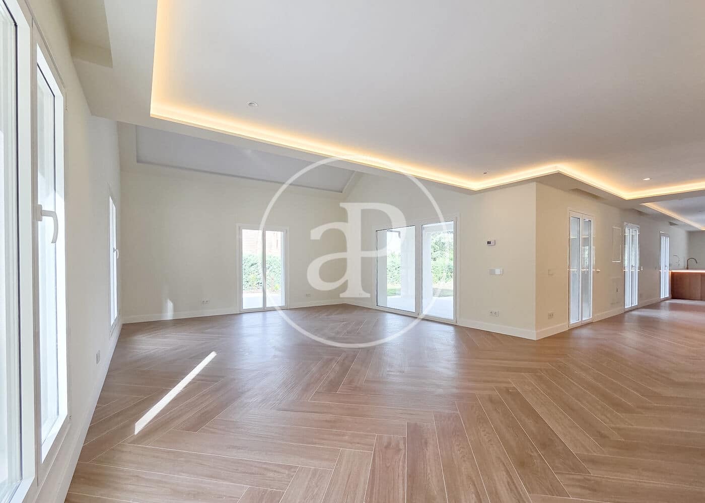 5 soveværelse Villa til salg i San Sebastian de los Reyes med swimmingpool - € 2.390.000 (Ref: 9934488)