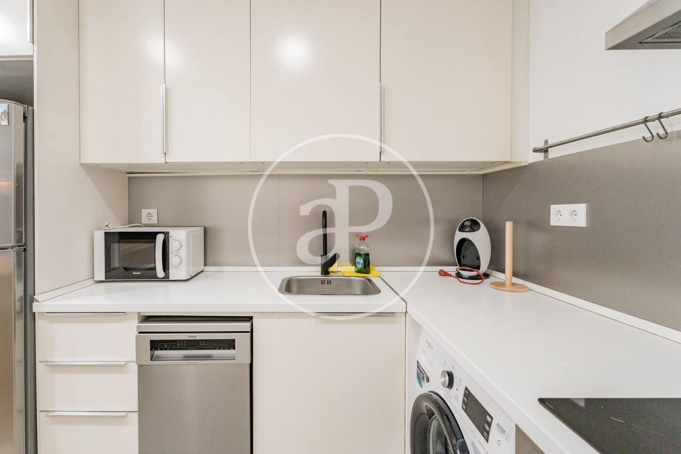 1 bedroom Apartment for rent in Madrid city - € 1,000 (Ref: 9936412)