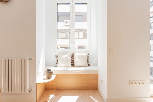 3 bedroom Apartment for sale in Gaztambide, Madrid city - € 995,000 (Ref: 9938214)
