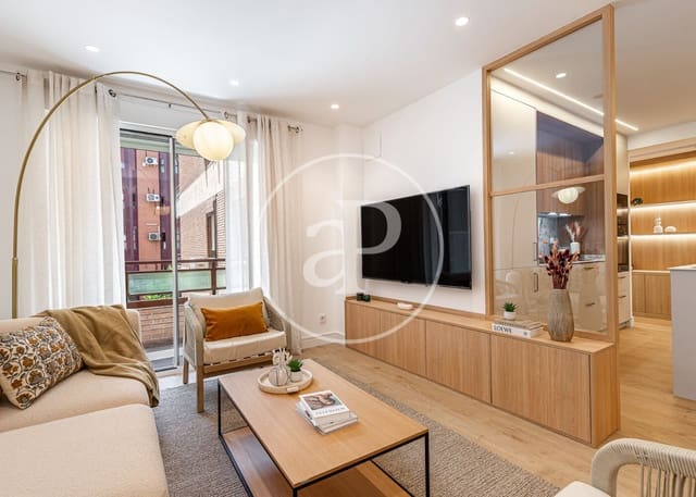 4 bedroom Apartment for sale in Delicias, Madrid city - € 925,000 (Ref: 9939989)