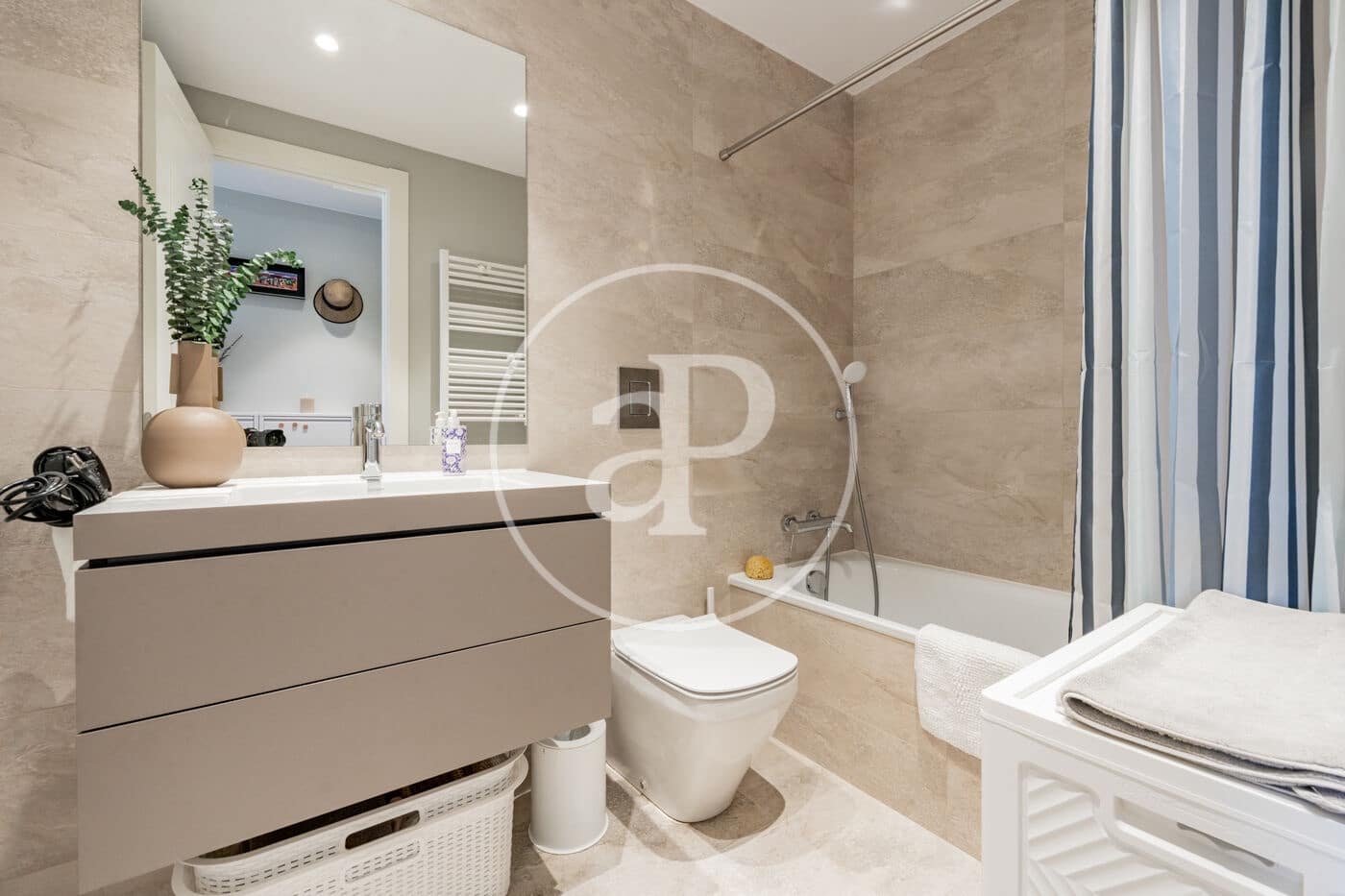 2 bedroom Apartment for sale in La Moraleja with pool - € 950,000 (Ref: 9939991)