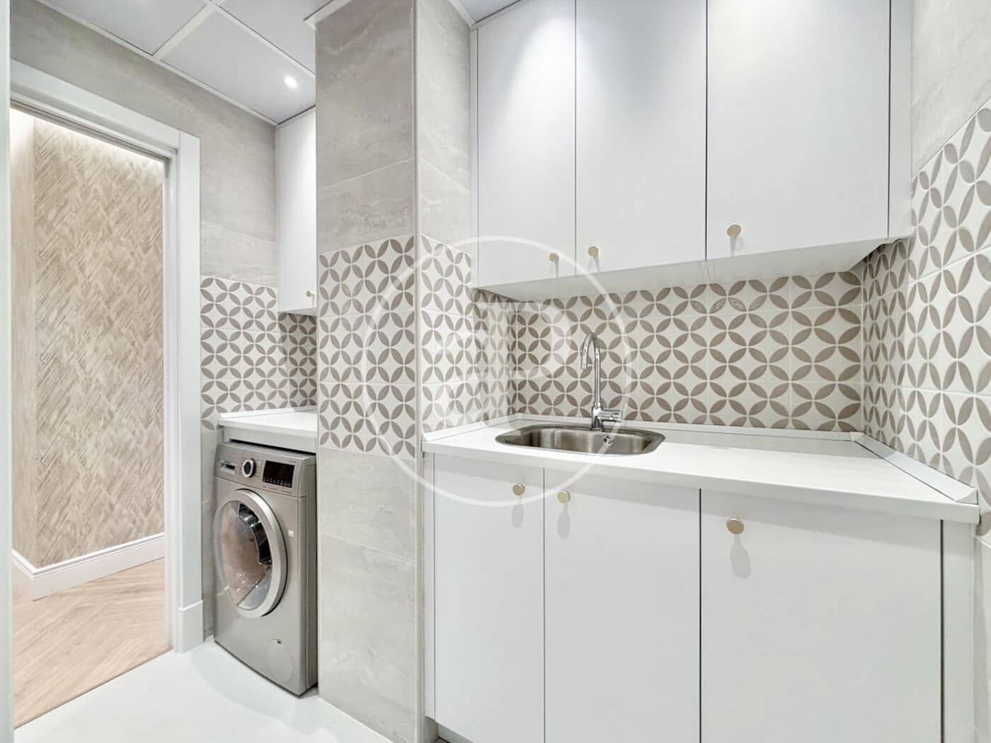 4 bedroom Apartment for sale in Madrid city - € 1,590,000 (Ref: 9939992)