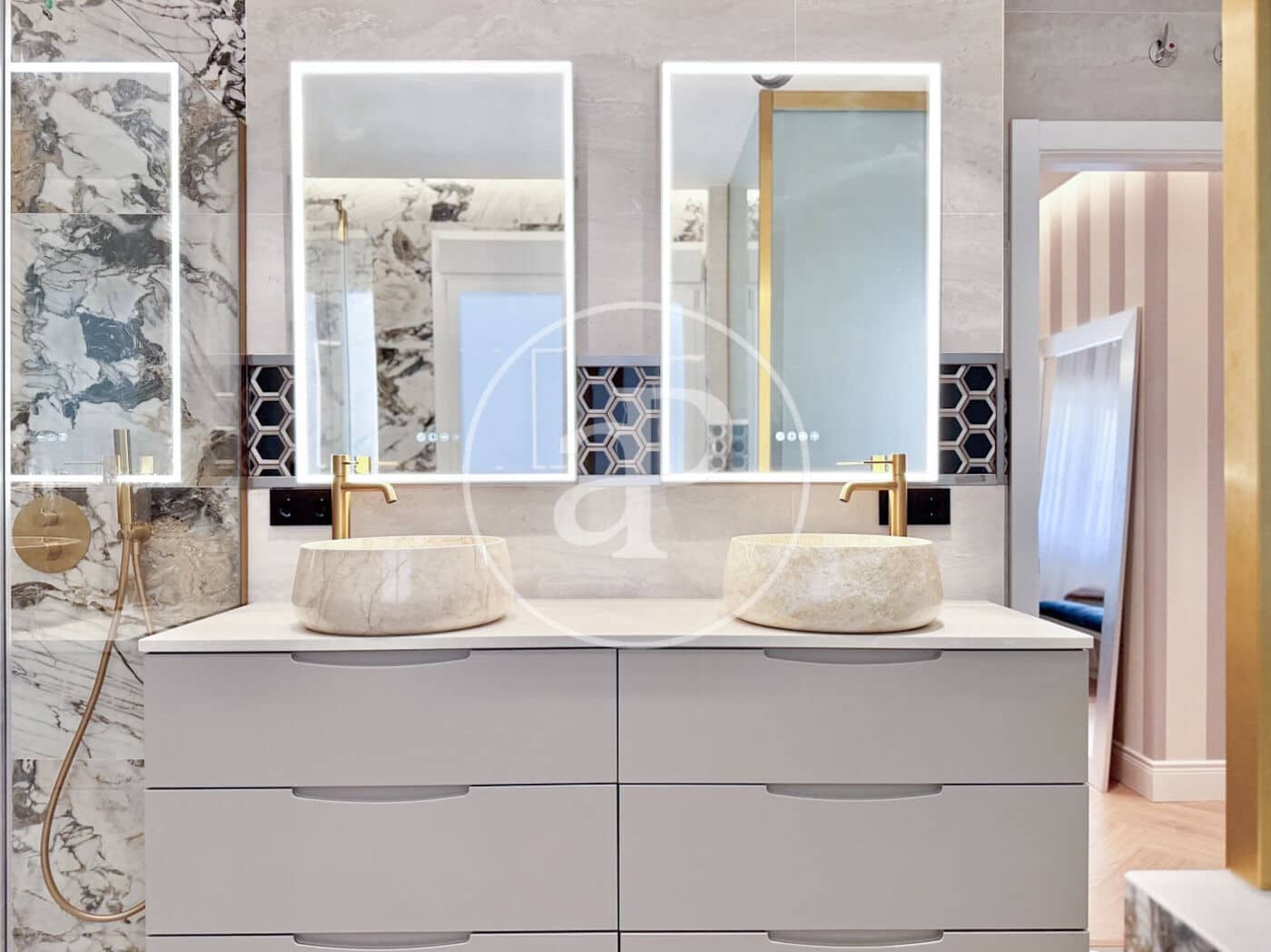 4 bedroom Apartment for sale in Madrid city - € 1,590,000 (Ref: 9939992)
