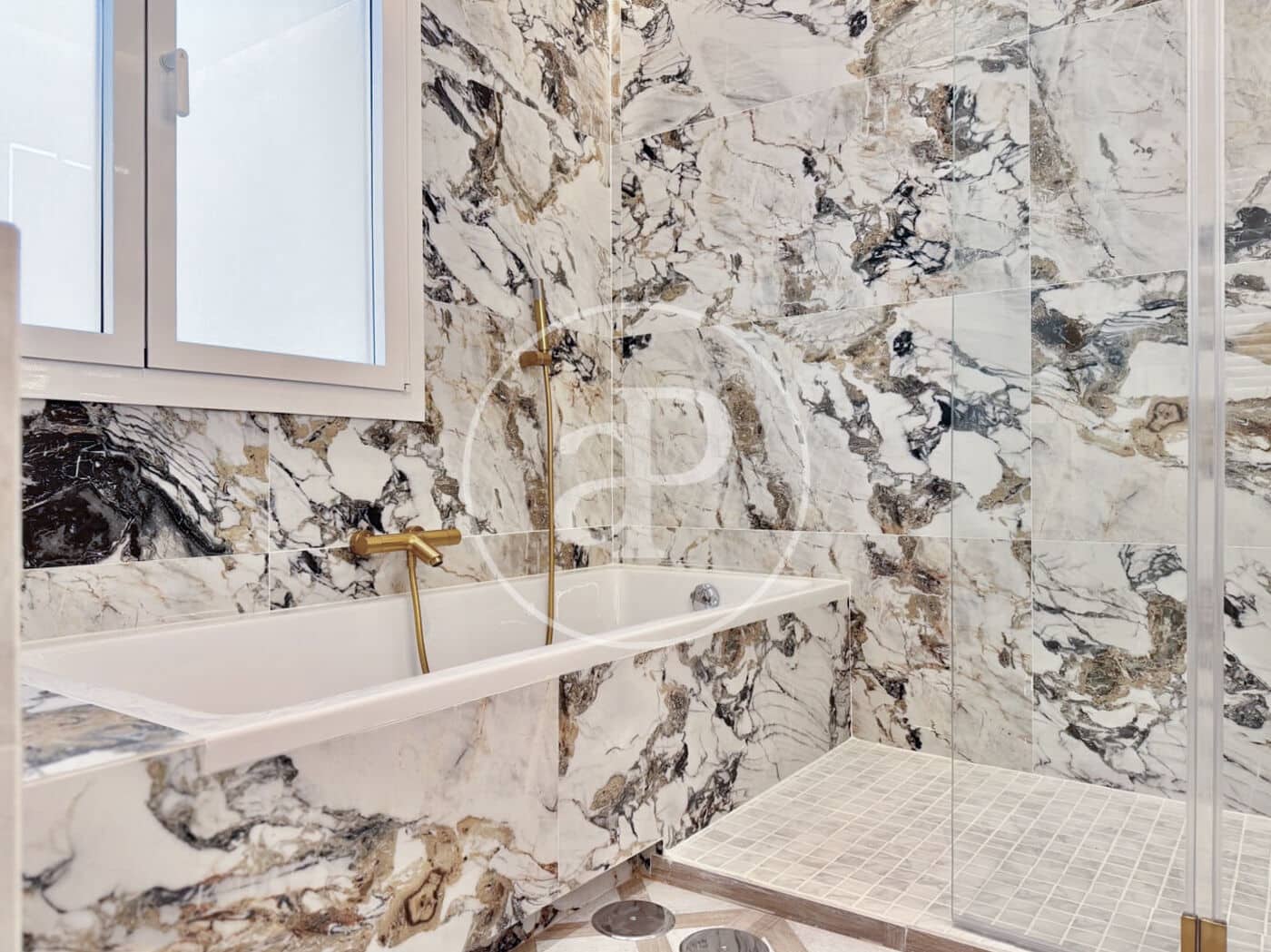 4 bedroom Apartment for sale in Madrid city - € 1,590,000 (Ref: 9939992)