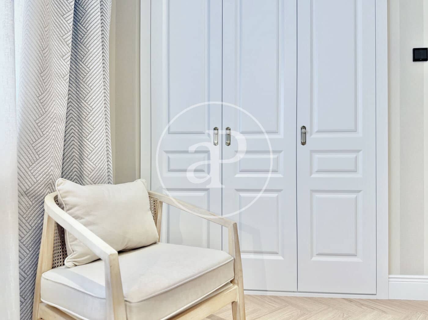 4 bedroom Apartment for sale in Madrid city - € 1,590,000 (Ref: 9939992)
