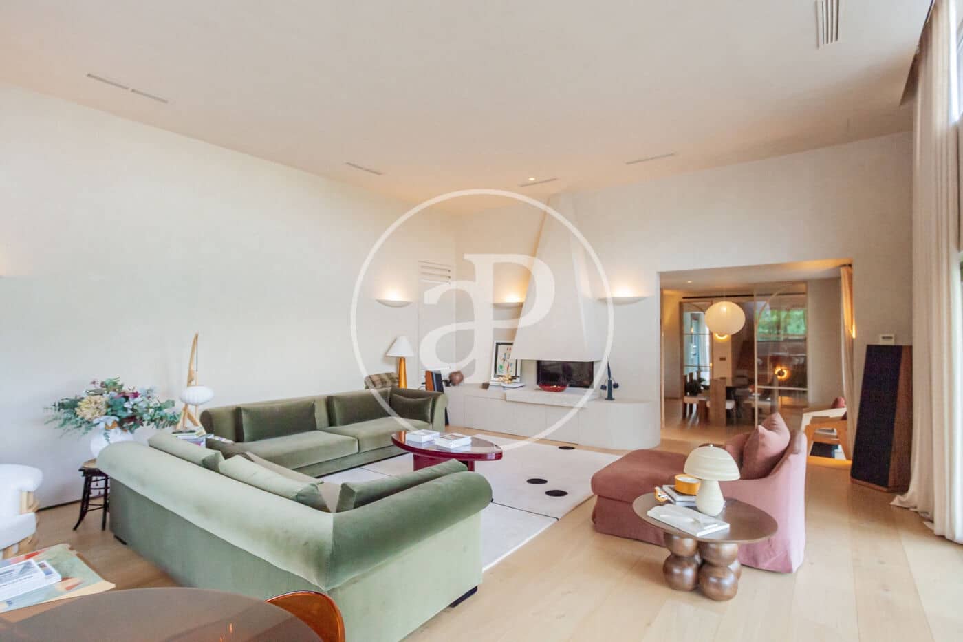 5 bedroom Villa for sale in Madrid city with pool - € 3,490,000 (Ref: 9939993)