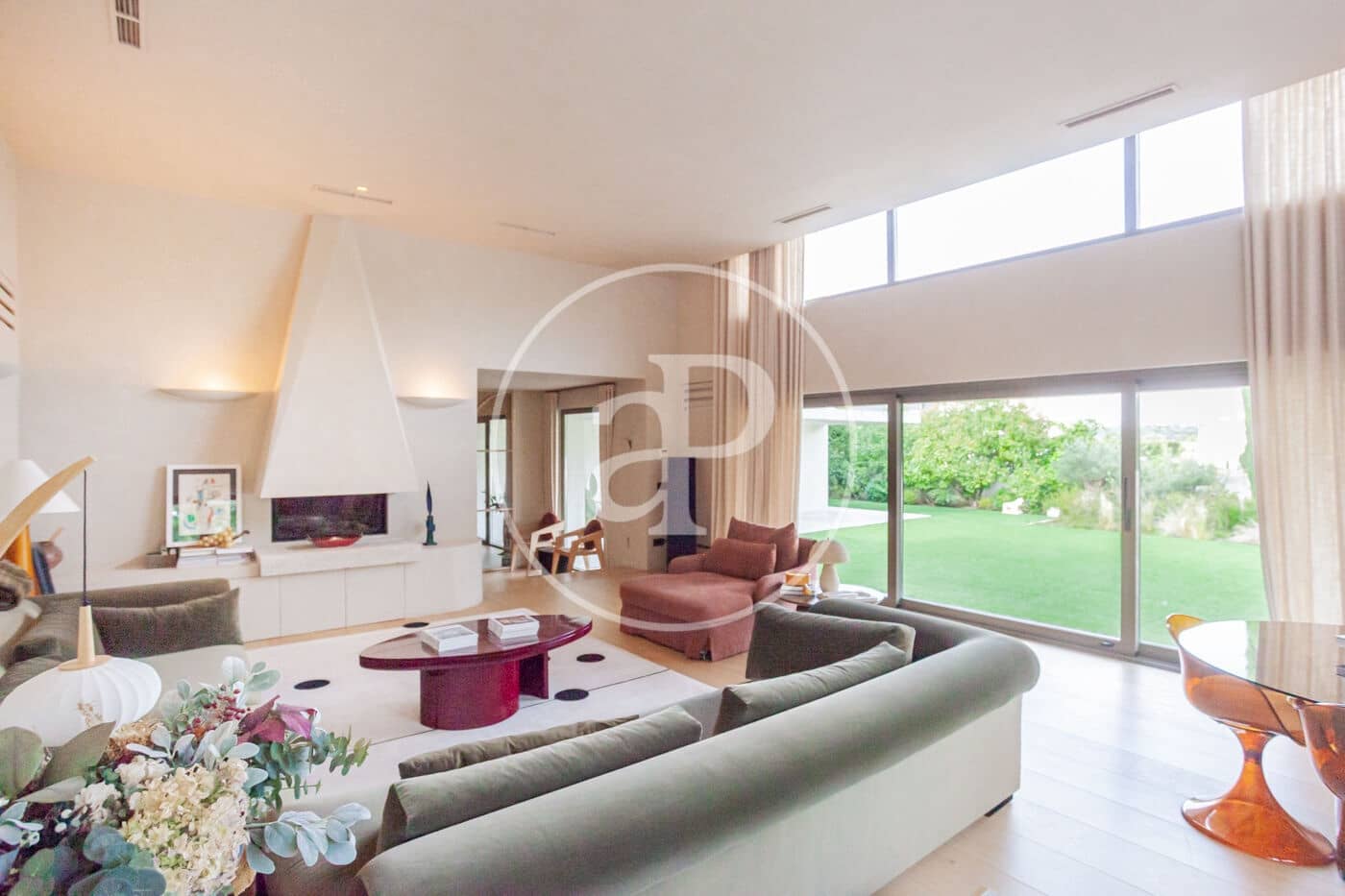 5 bedroom Villa for sale in Madrid city with pool - € 3,490,000 (Ref: 9939993)