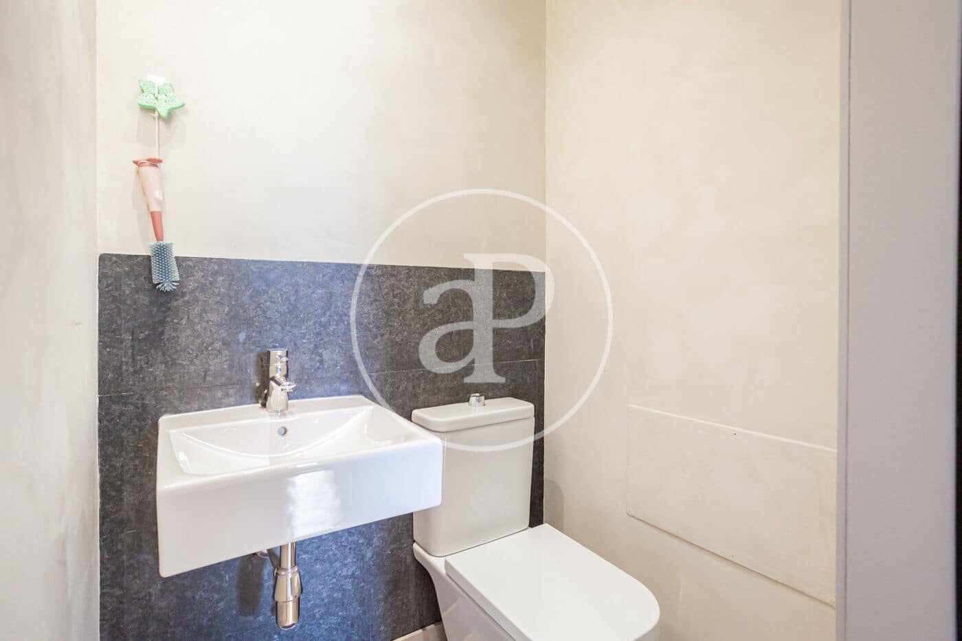 5 bedroom Villa for sale in Madrid city with pool - € 3,490,000 (Ref: 9939993)