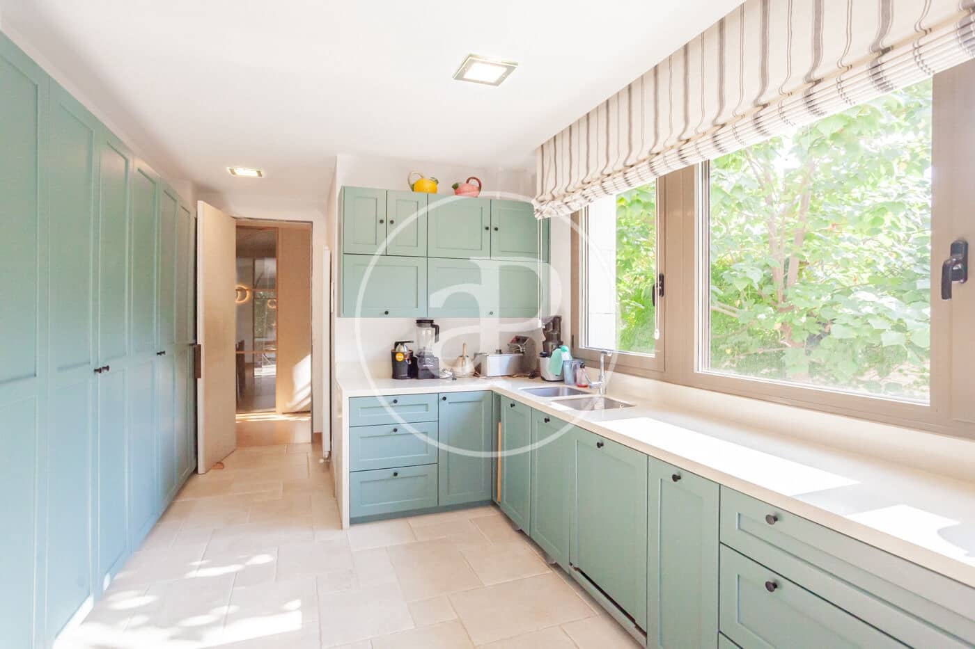 5 bedroom Villa for sale in Madrid city with pool - € 3,490,000 (Ref: 9939993)