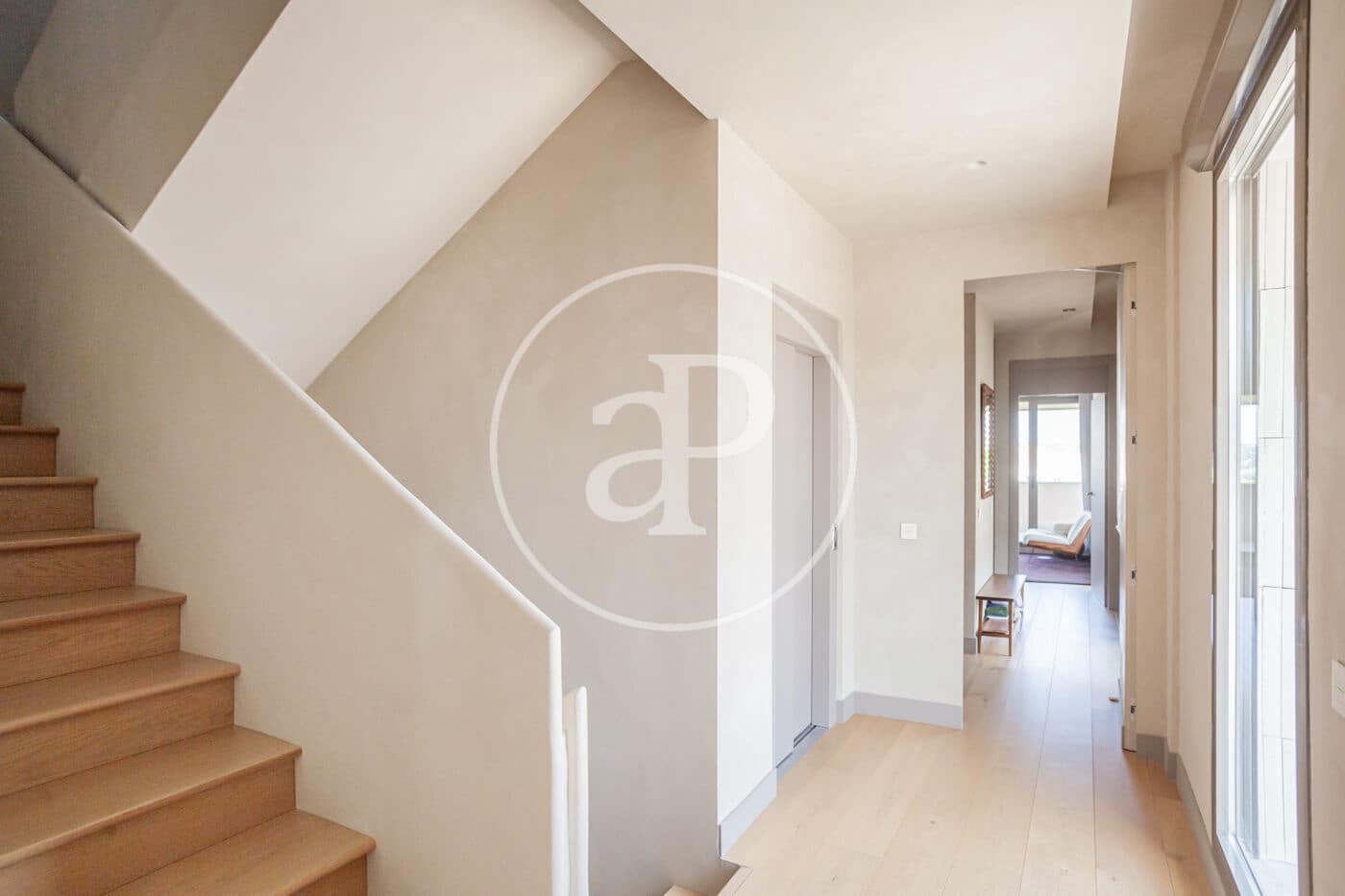 5 bedroom Villa for sale in Madrid city with pool - € 3,490,000 (Ref: 9939993)