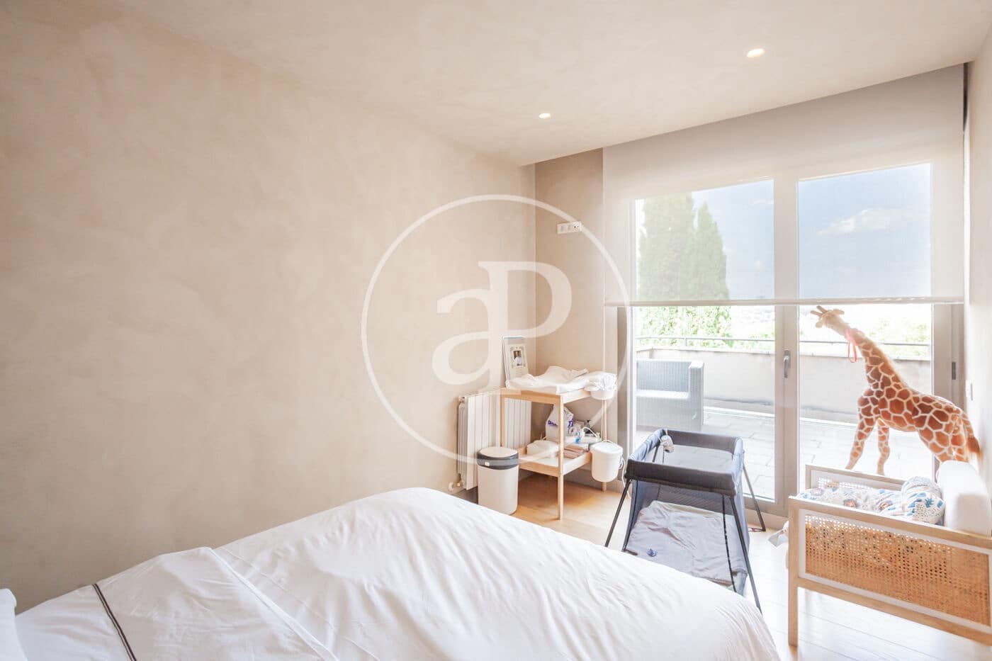 5 bedroom Villa for sale in Madrid city with pool - € 3,490,000 (Ref: 9939993)