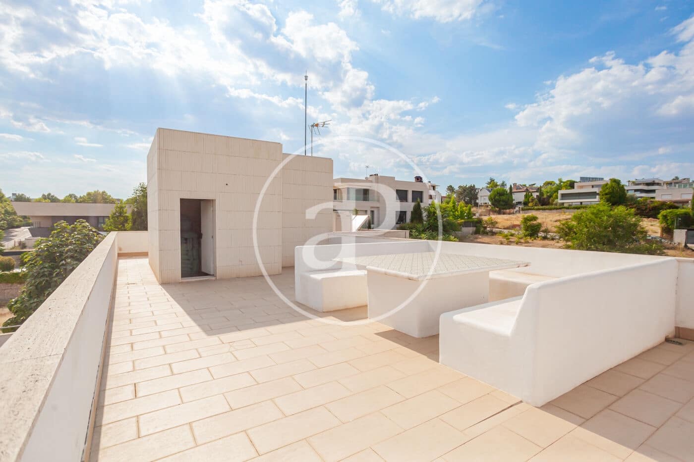 5 bedroom Villa for sale in Madrid city with pool - € 3,490,000 (Ref: 9939993)