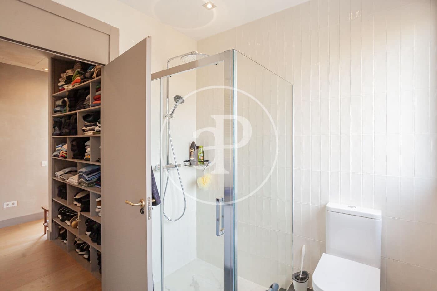 5 bedroom Villa for sale in Madrid city with pool - € 3,490,000 (Ref: 9939993)