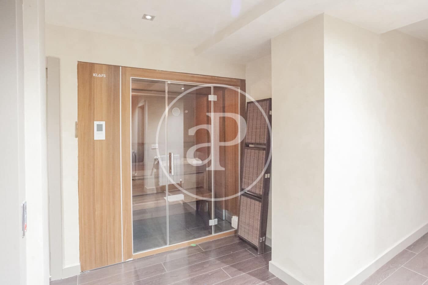 5 bedroom Villa for sale in Madrid city with pool - € 3,490,000 (Ref: 9939993)
