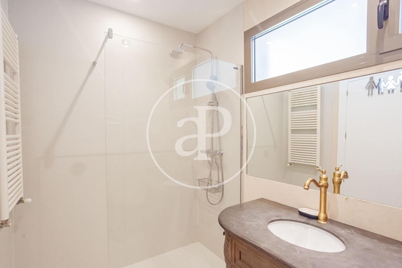 5 bedroom Villa for sale in Madrid city with pool - € 3,490,000 (Ref: 9939993)